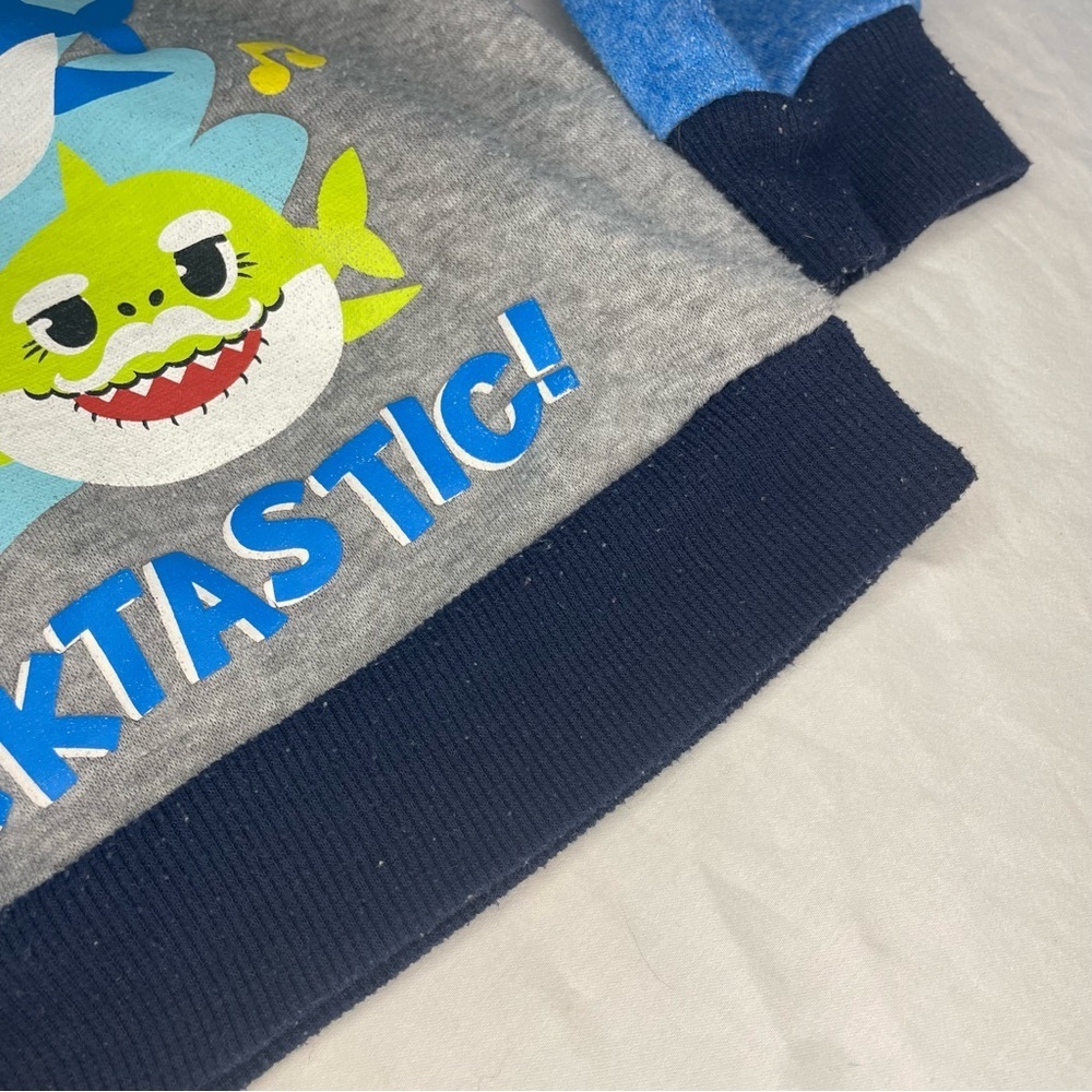 Nickelodeon Baby Shark 2T Blue Sweat shirt and Sweatpants set Preloved - Picture 5 of 12
